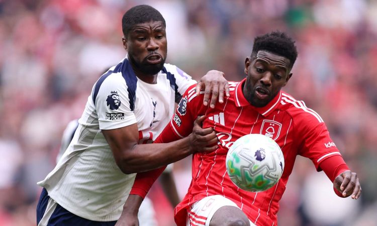 “Tottenhem” evdə darmadağın oldu