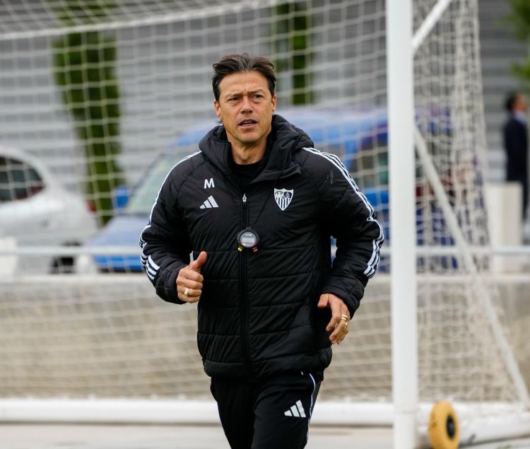 "Sevilya" baş məşqçisini istefaya göndərməyi planlaşdırır