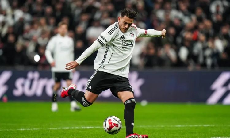 "Yuventus" "İnter"in yarımmüdafiəçisini hədəfə alıb