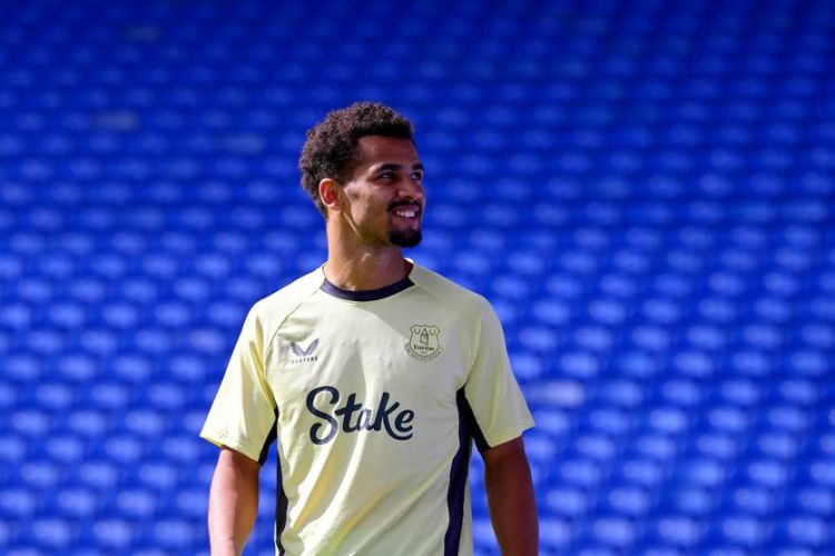 “Liverpul” Salaha əvəzedici tapıb