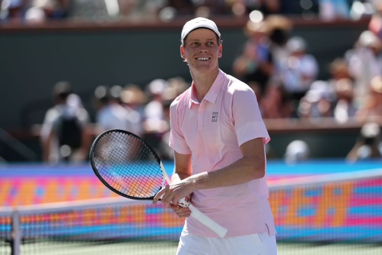 Yannik Sinner Mayamidə yarımfinala yüksəldi