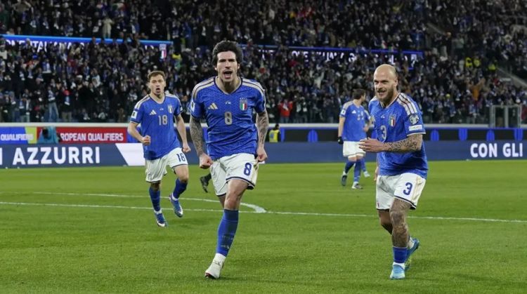 İtaliya dünya çempionatına bir addım da yaxınlaşdı
