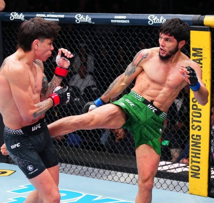 Tofiq Musayev UFC-də ilk qələbəsini qazandı