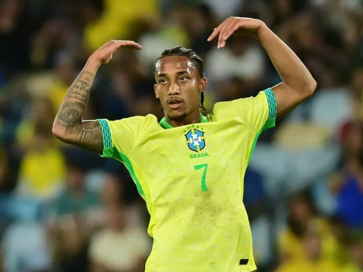 Joao Pedro özünü Vinisius və Rafinyayla eyni sırada gördü