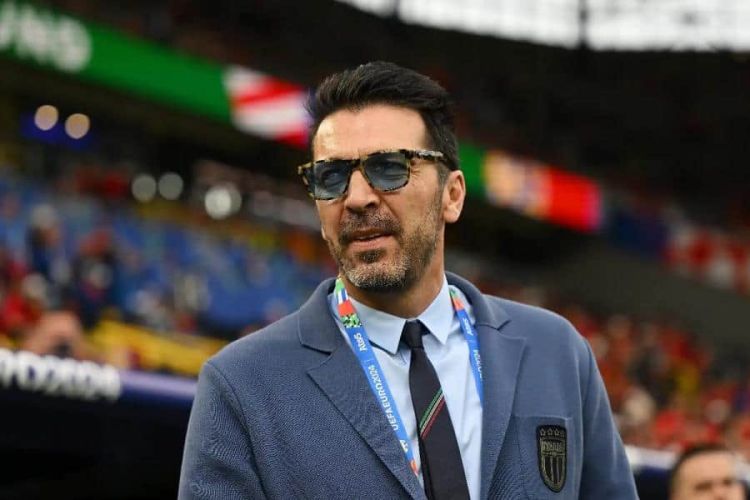 Buffon İtaliya millisindəki vəzifəsindən ayrıldı