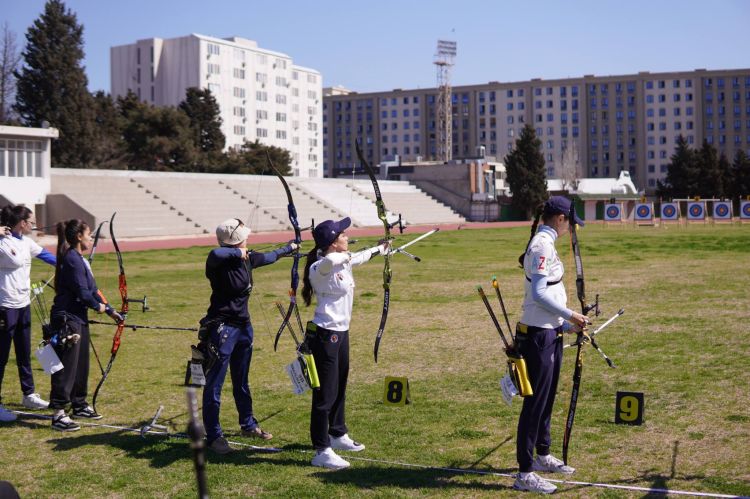 51 idmançı 70 metr məsafədə bacarıqlarını nümayiş etdirdi