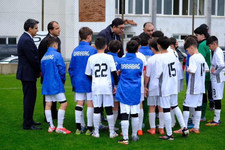 Fərid Qayıbov Antalyada gənc futbolçularla görüşüb