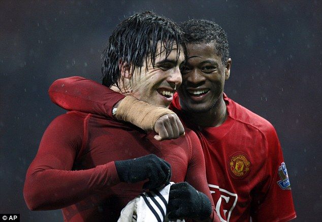 “Tevesin “Mançester Siti”yə keçidi çox ağrılı oldu”