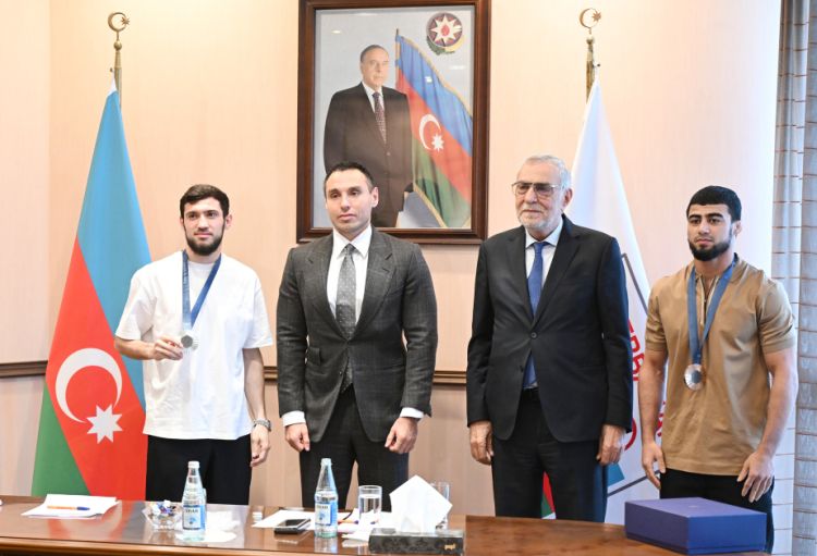MOK-da Azərbaycanlı Olimpiya medalçılarına yeni mükafatlar təqdim olundu
