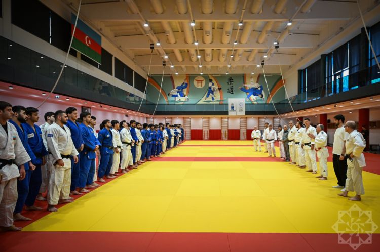 Avropa çempionatına hazırlıq  - yığma media üçün açıq məşq keçirdi