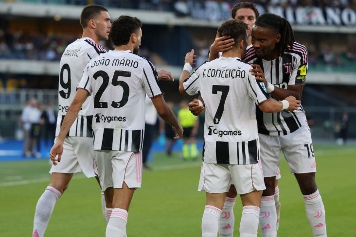 “Yuventus” üç futbolçunu satışa çıxara bilər