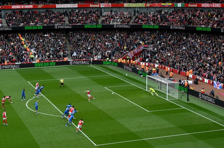 “Arsenal” doğma meydanda uduzdu