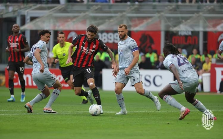 “Milan” evdə “Udineze”yə məğlub oldu