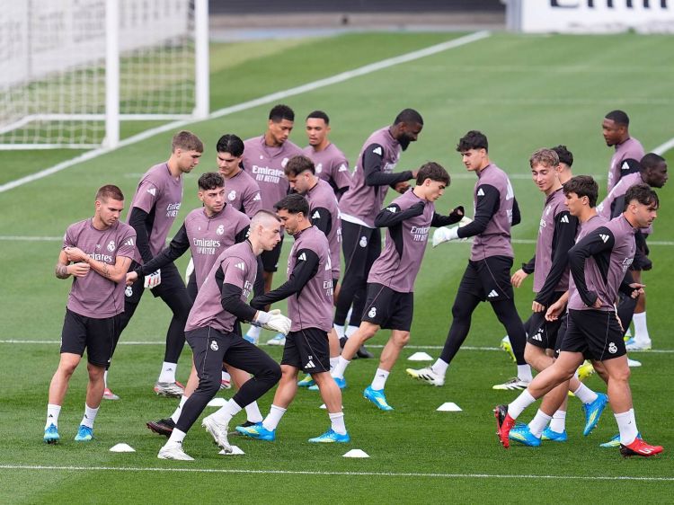 “Real” “Bavariya” görüşü ərəfəsində bir futbolçu ilə bağlı qərarsızdır