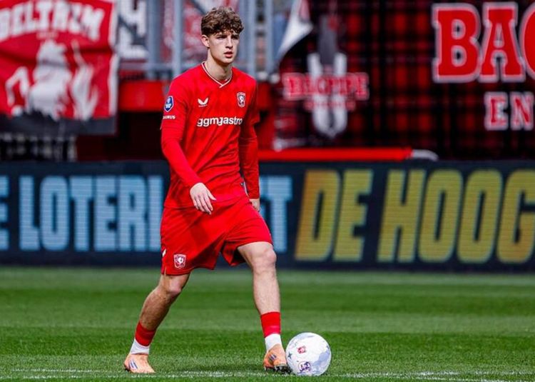 “Barselona” 18 yaşlı müdafiəçi alır