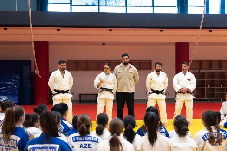 “Gələcəyin ümidləri” proqramına seçilən cüdoçularla görüş keçirilib