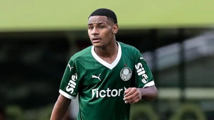 “Mançester Siti” 16 yaşlı futbolçunu heyətinə qatmaq istəyir