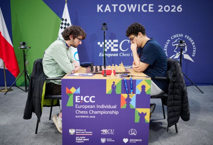 Nicat Abasov Avropa çempionatında liderliyə yüksəlib