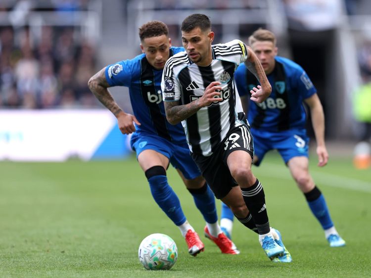 “Nyukasl” doğma meydanda uduzdu