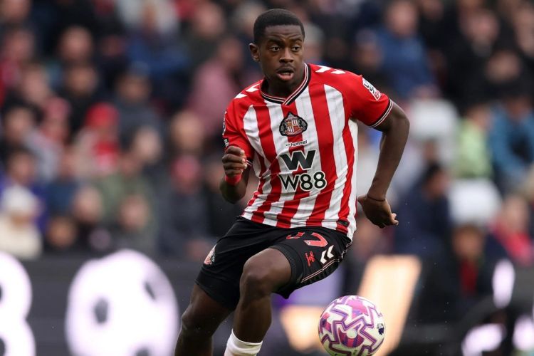 “Çelsi” konqolu futbolçunun transferi üçün danışıqlar aparır