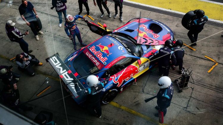 Verstappenin komandası Nürburqrinqdə qələbə şansını itirdi