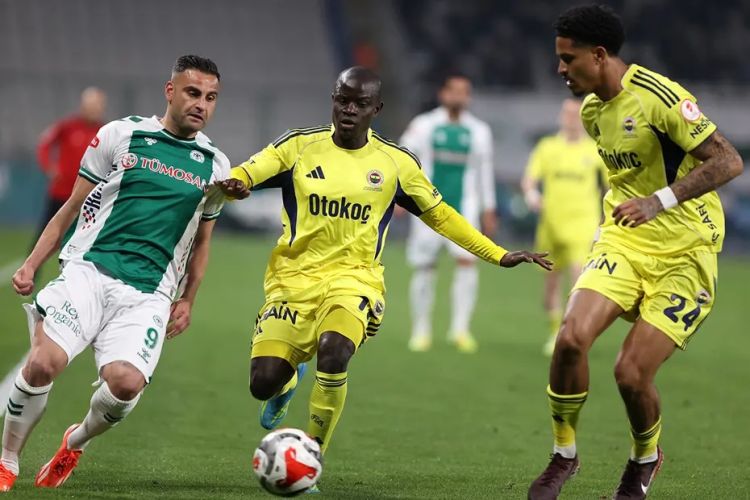 “Fənərbağça” son saniyə penalti qolu ilə kubokdan kənar qaldı