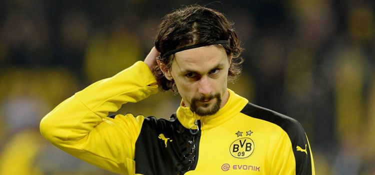 Keçmiş futbolçu Afrikada su layihələrini davam etdirmək istəyir