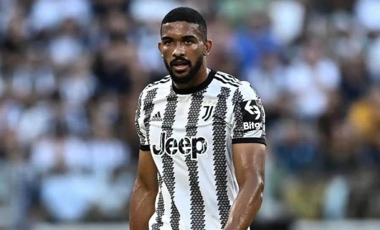 Bremer "Yuventus"da qalmaq istəyir