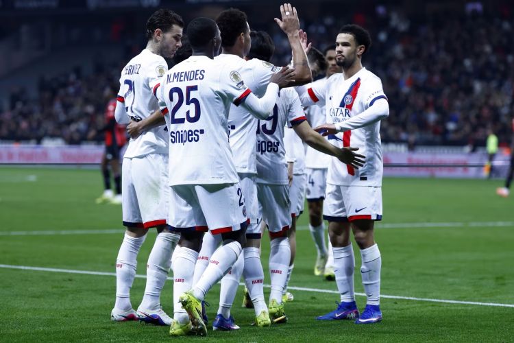 PSJ 3 xalı 3 qolla qazandı