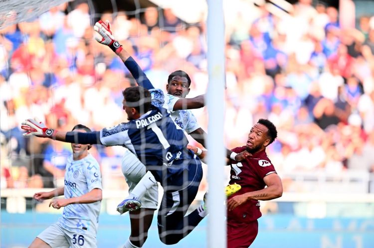 “İnter” səfərdə xal itirdi