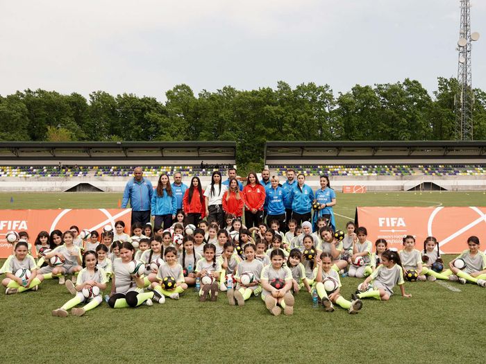 Lənkəranda qızlar üçün futbol festivalı keçirilib 