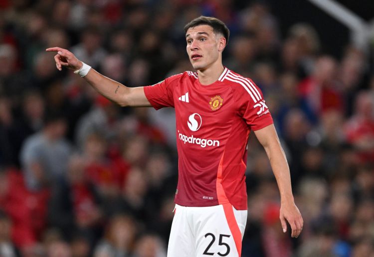 “Mançester Yunayted” Uqarte ilə yollarını ayırmağa hazırlaşır