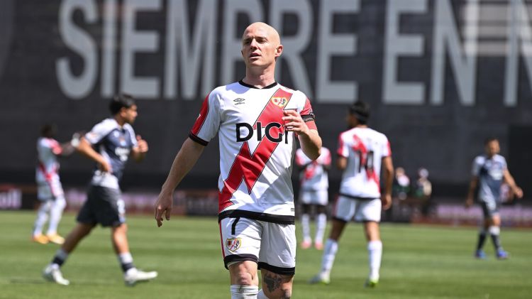 İspaniyalı futbolçu hakimi təhqirə görə 7 oyunluq cəzalandırıldı