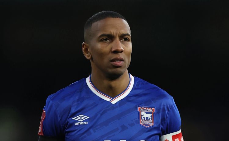 Eşli Yanq mövsümün sonunda karyerasını başa vuracaq