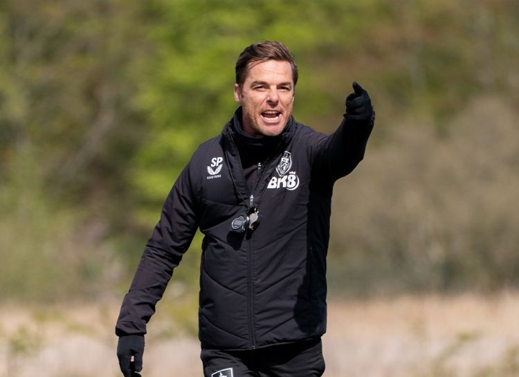 “Bernli” baş məşqçi Skott Parkerlə yollarını ayırdı