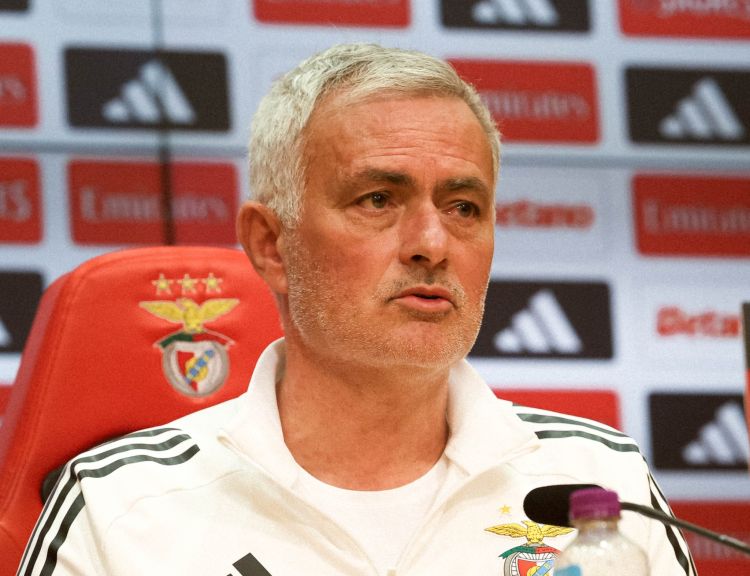 “Real” Mourinyo üçün 7 milyon avro ödəyə bilər