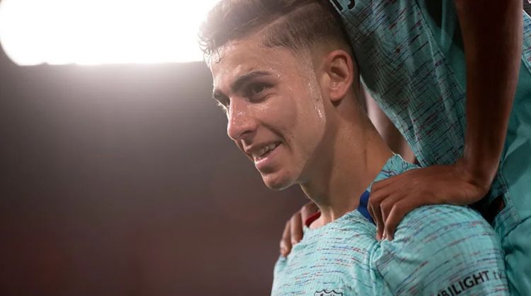 PSJ “Barselona”nın yarımmüdafiəçisini transfer etmək istəyir