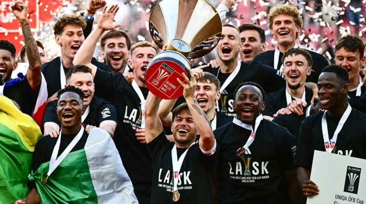 61 ildən sonra ölkə çempionu oldular