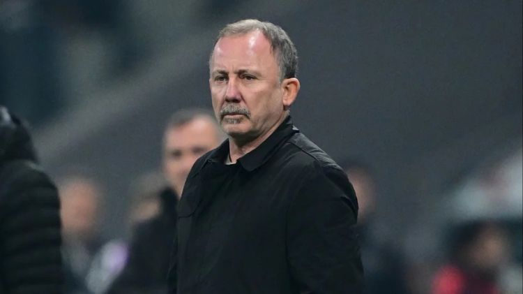 "Beşiktaş" Sərgən Yalçınla yollarını ayırdı