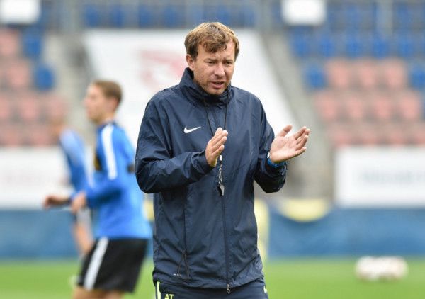 UEFA çex məşqçini ömürlük cəzalandırıb