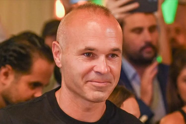Andres İnyesta məşqçilik karyerasına başlayır