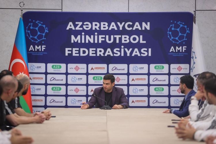 Azərbaycan Minifutbol Federasiyası prezidenti millinin üzvləri ilə görüşüb