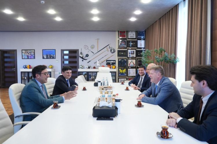 Fərid Qayıbov Xüsusi Olimpiya Avropa-Avrasiya Regional Ofisinin rəsmisi ilə görüşüb