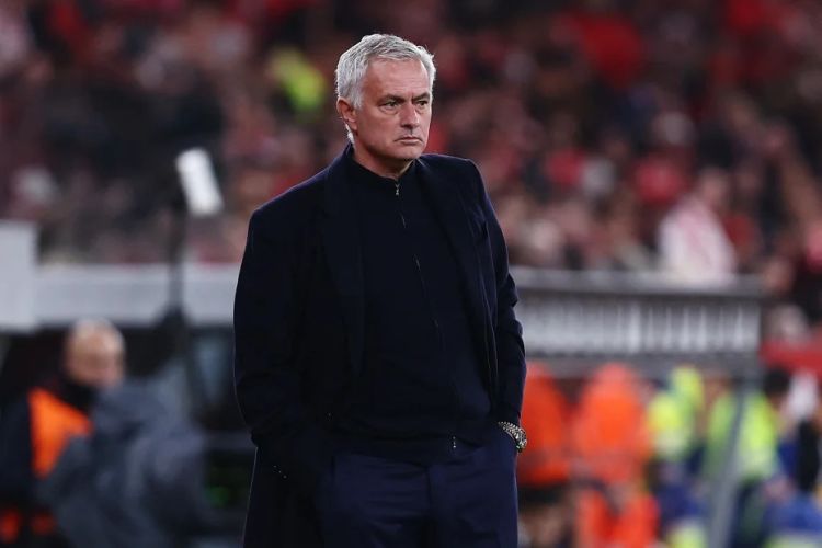 Mourinyo “Real Madrid”lə müqavilə imzalayıb