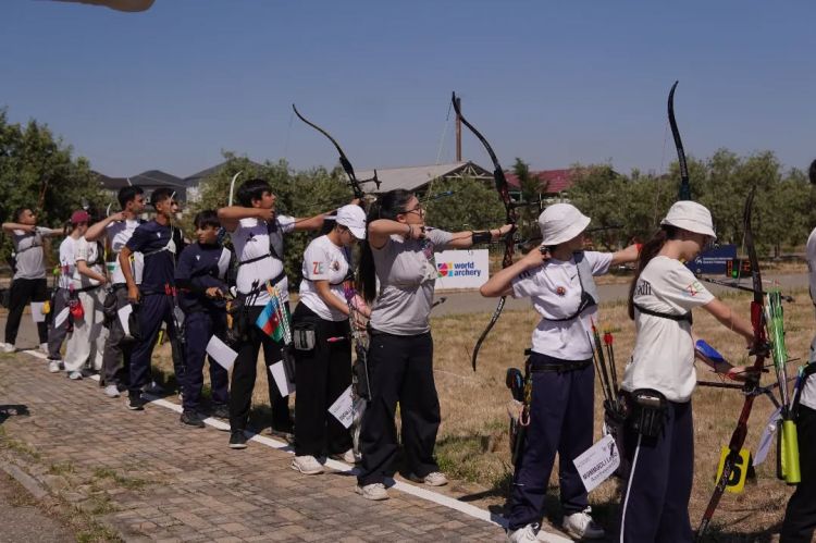 Kamandan oxatma üzrə Azərbaycan birinciliyinin açılış mərasimi keçirildi