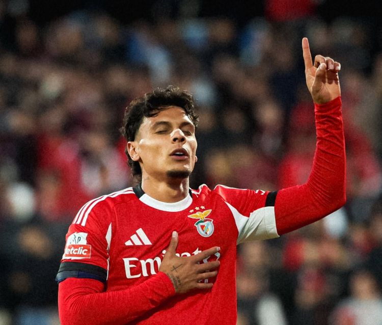 “Napoli” “Benfika”nın yarımmüdafiəçisini transfer etməyə yaxındır