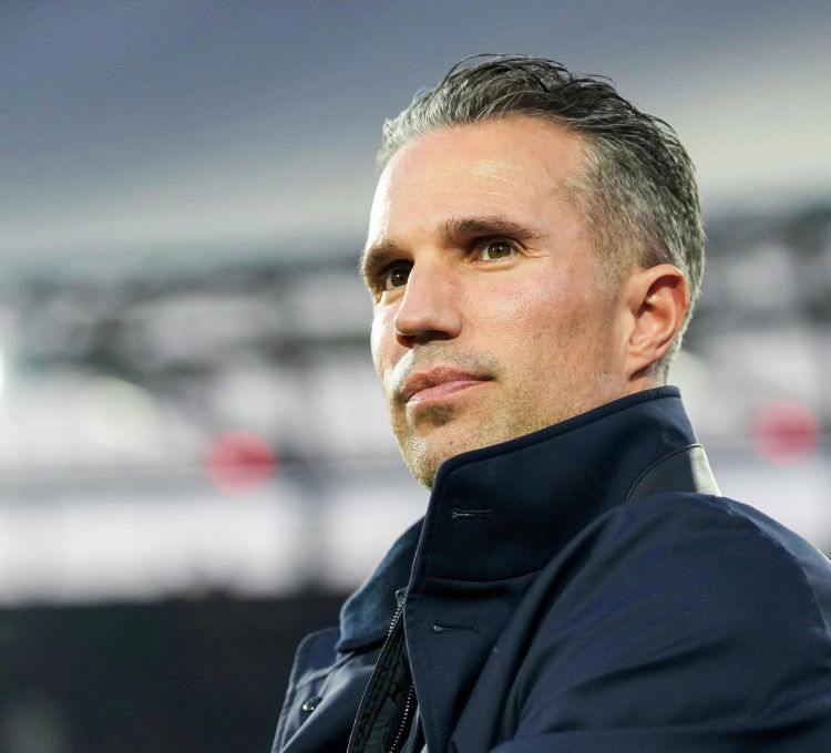 Van Persi “Feyenoord”dan istefaya göndərildi