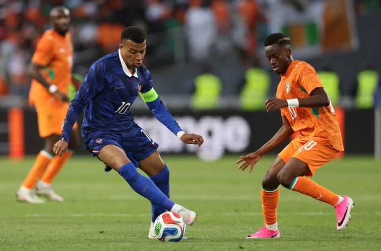 Mbappe federasiya rəhbəri ilə mükafatlar məsələsində razılığa gəldi