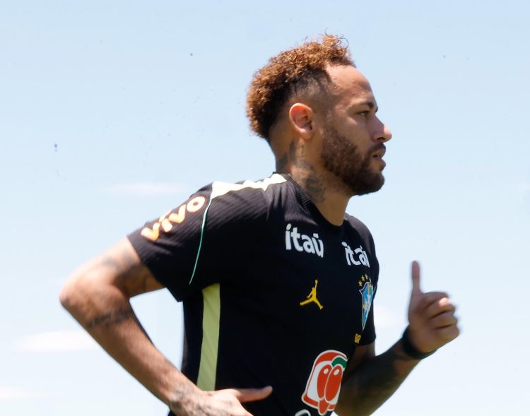 Neymar məşqlərə qayıtdı