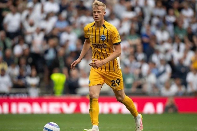 “Tottenhem” Niderland millisinin müdafiəçisini transfer edir